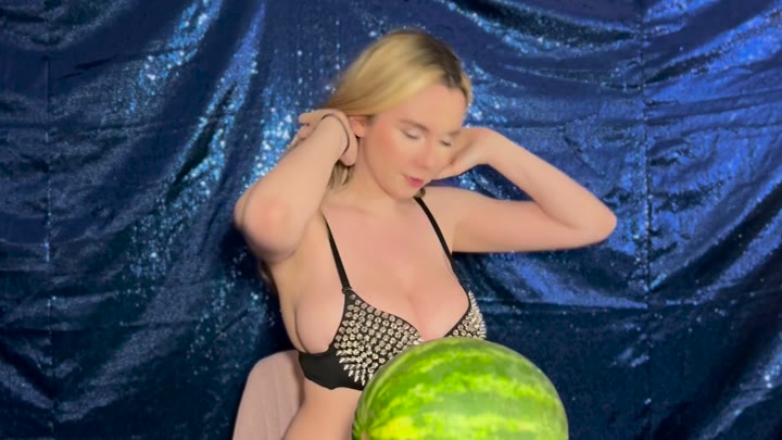 yellz0 nude boob play watermelon video leaked
